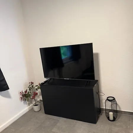 Modernes In Naehe Messe *