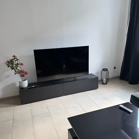 Modernes In Naehe Messe אסן