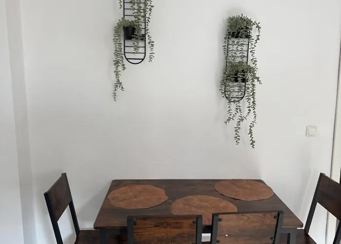 Modernes In Naehe Messe * אסן