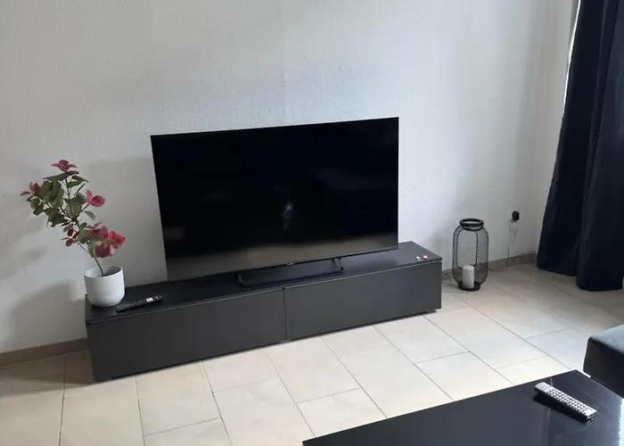 Modernes In Naehe Messe אסן